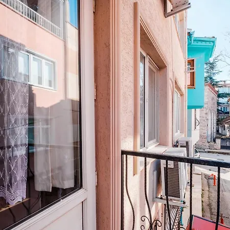 Apartment Sleek Flat With Balcony In *